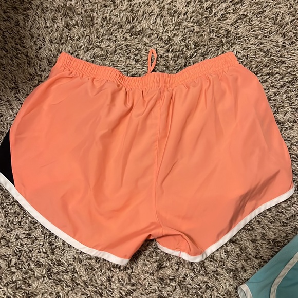 Nike athletic shorts - Picture 5 of 5